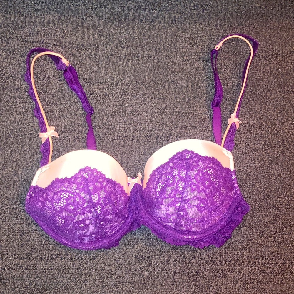 Victoria’s Secret 32DD pink and purple lace bra